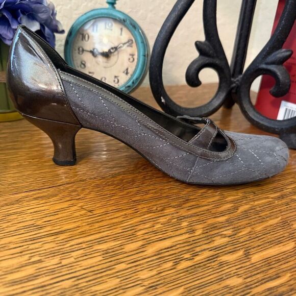Franco Sarto Ulla Gray Suede and Patent Kitten Heel Pump Sz 8 Career, Classic - Picture 4 of 13